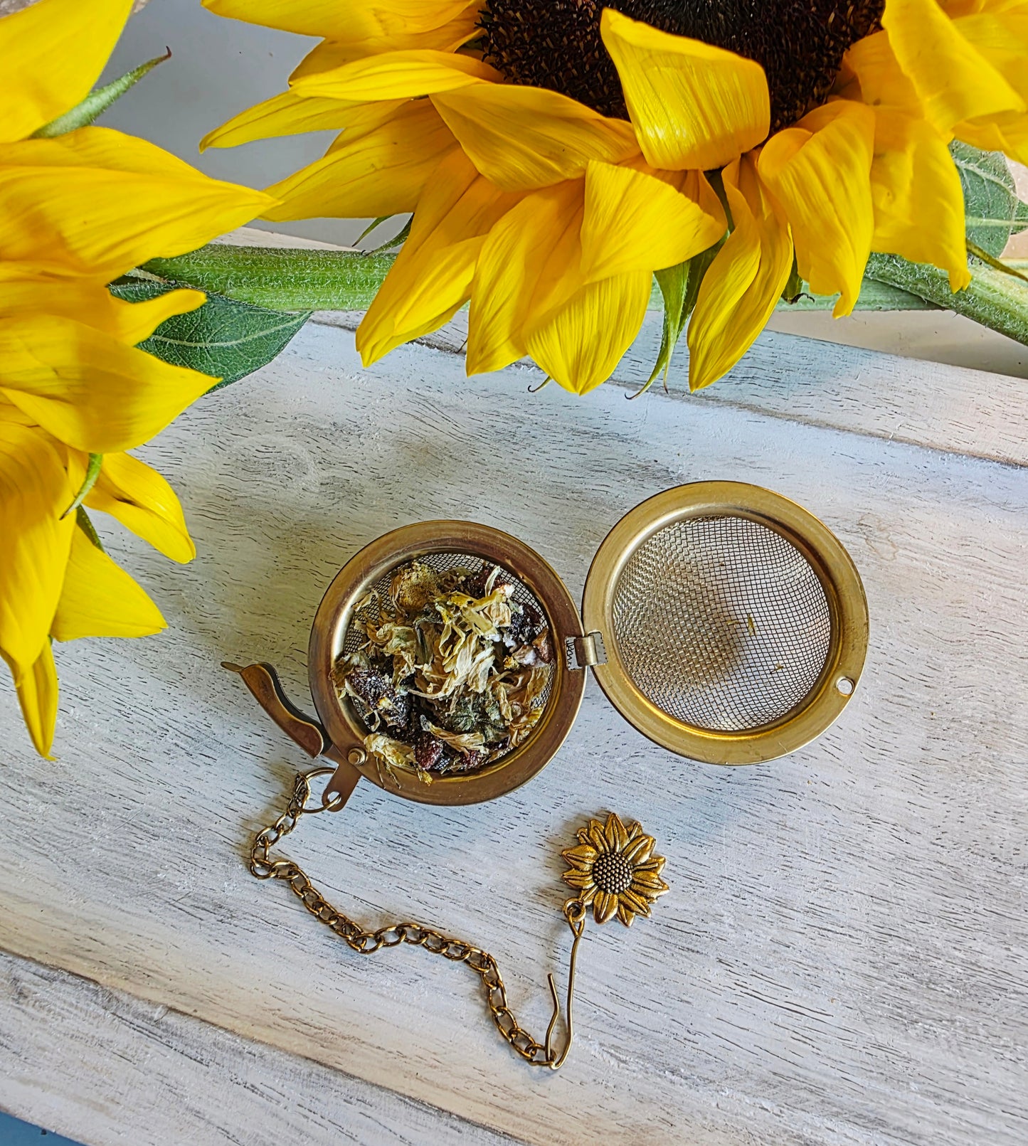 Sunflower Inspired Gold Color Tea Strainer – Loose Leaf Infuser